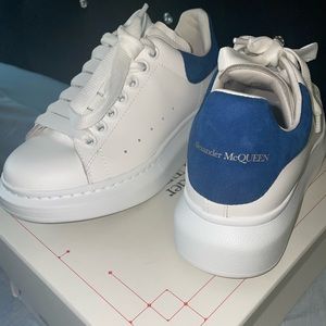 Sneakers size 6 women